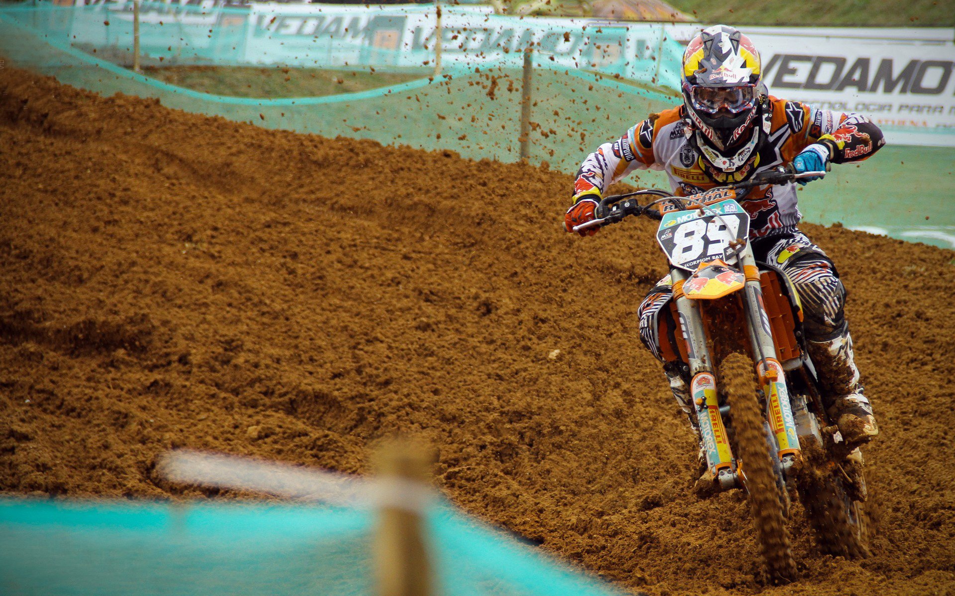 【策略调整】从领先到落后，运动员如何在比赛中灵活变化战术？